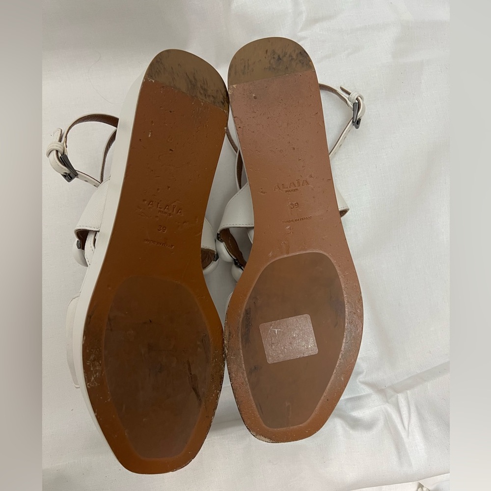 Alaïa Bombe Sandals - Picture 4 of 4